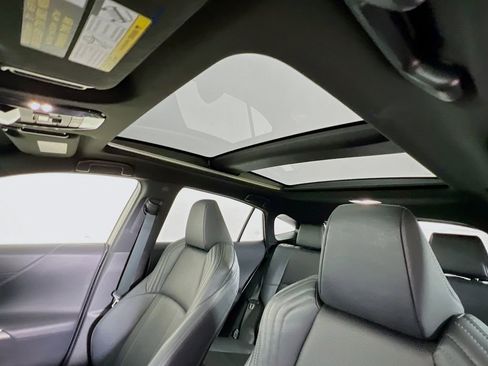 Used 2021 Toyota Venza Limited w/ Advanced Technology Package image 22