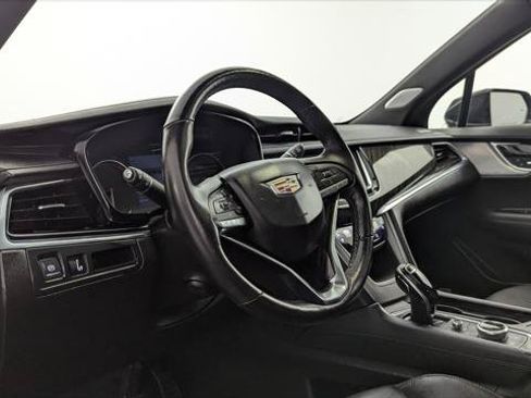 Used 2025 Cadillac XT6 Premium Luxury FWD image 26