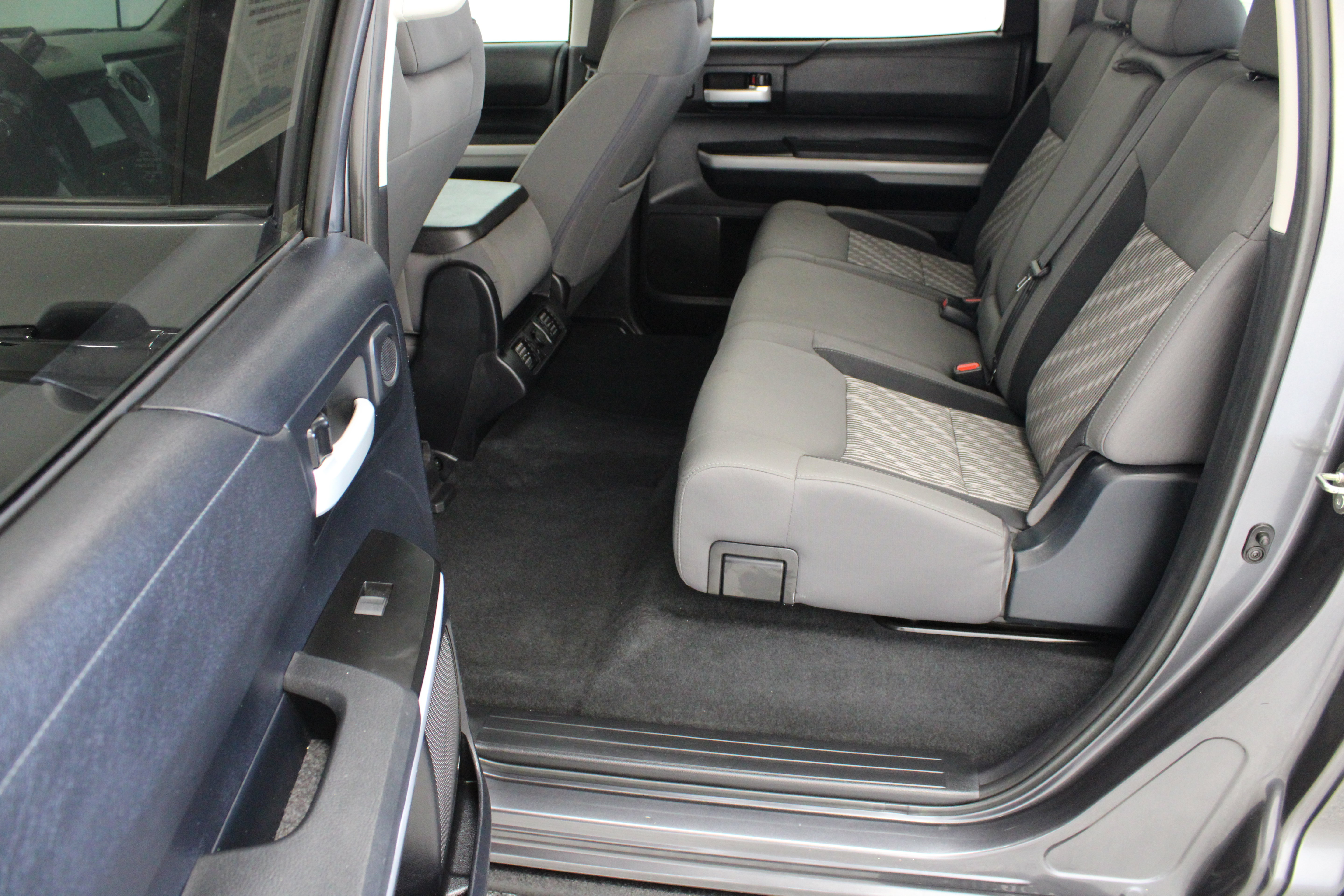 Used 2018 Toyota Tundra SR5 RWD image 27