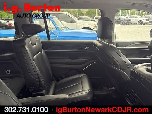 Used 2022 Jeep Grand Cherokee L Limited AWD/4WD image 7