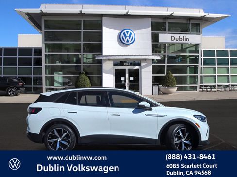 Used 2023 Volkswagen ID.4 Pro S image 3