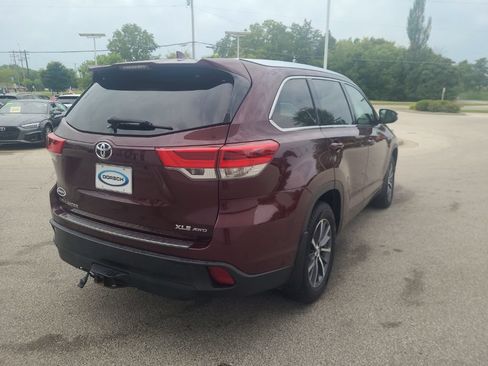 Used 2018 Toyota Highlander XLE AWD/4WD image 6