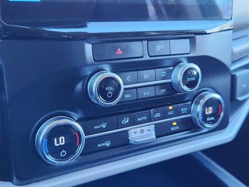 Used 2022 Ford Expedition XLT image 20