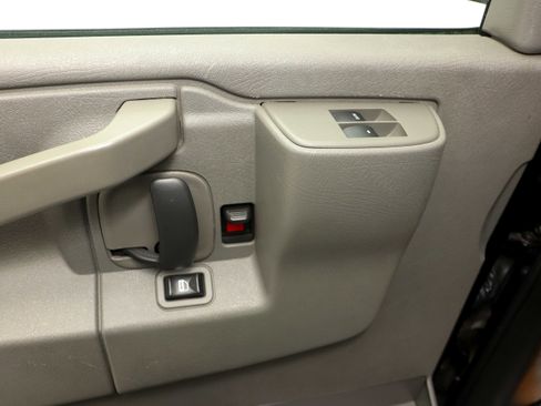 Used 2017 Chevrolet Express 2500 LS image 22