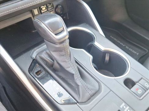 Used 2020 Toyota Highlander XLE FWD image 12