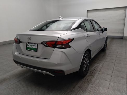 Used 2025 Nissan Versa SV image 9