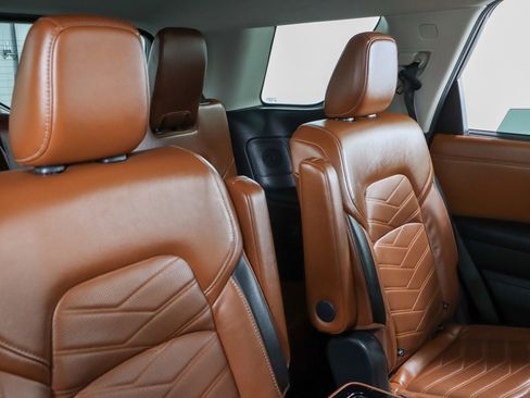 Used 2023 Nissan Pathfinder Platinum image 29