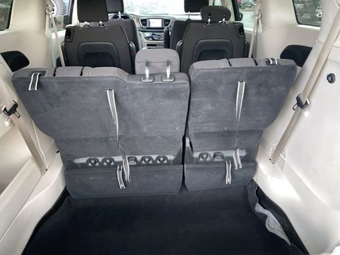 Used 2023 Chrysler Voyager LX image 24