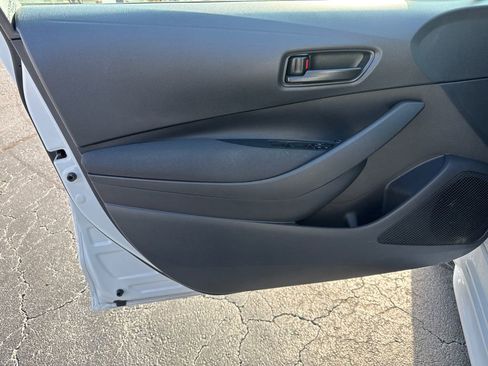 Used 2025 Toyota Corolla LE image 11