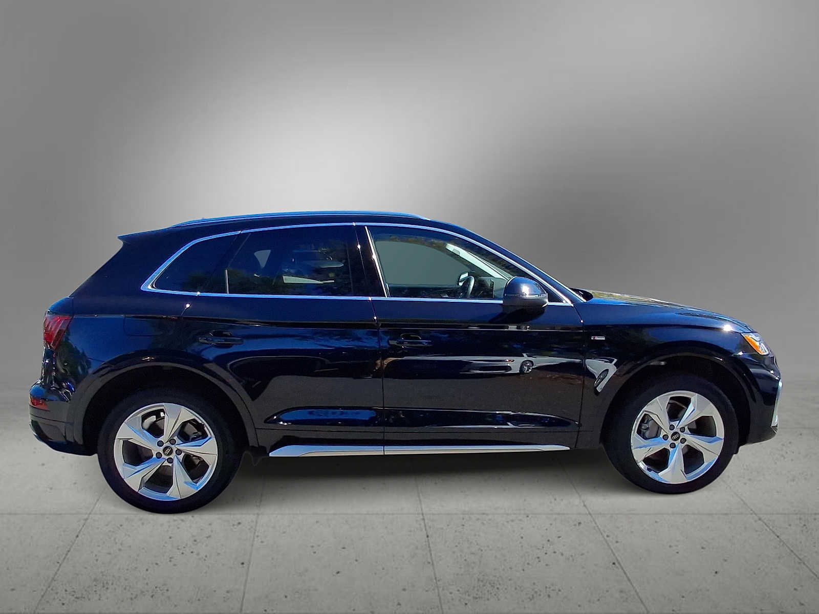 Certified 2023 Audi Q5 2.0T Premium Plus w/ Premium Plus Package AWD/4WD image 9