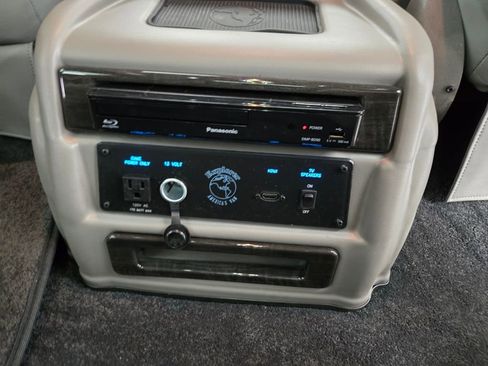 New 2024 GMC Savana 2500 image 46