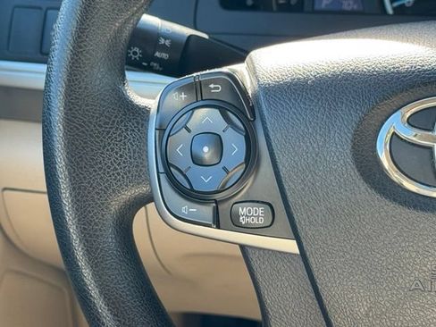 Used 2013 Toyota Camry LE FWD image 22