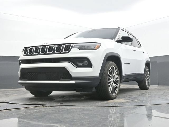 Used 2023 Jeep Compass Limited w/ Elite Group AWD/4WD image 55