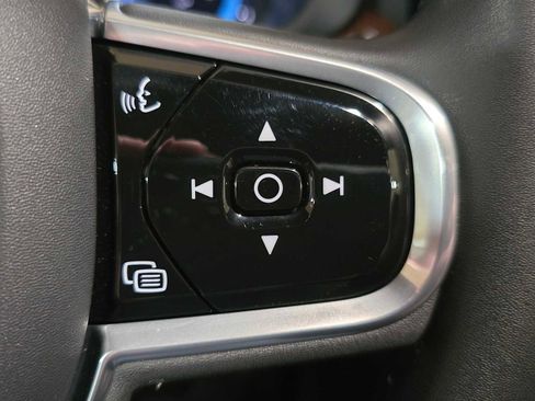 Used 2023 Volvo XC60 B5 Ultimate w/ Climate Package image 33