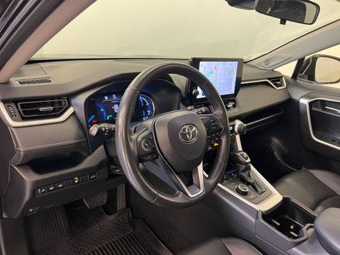 Used 2023 Toyota RAV4 XLE Premium image 4