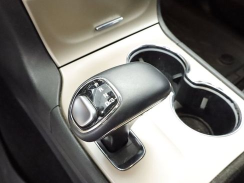 Used 2015 Jeep Grand Cherokee Altitude AWD/4WD image 32