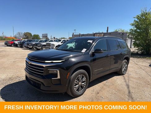 Used 2025 Chevrolet Traverse LT AWD/4WD image 3