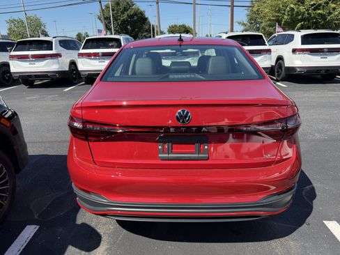 New 2026 Volkswagen Jetta SE FWD image 6