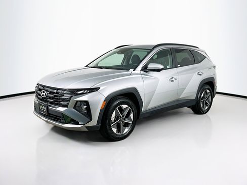 Used 2025 Hyundai Tucson SEL FWD image 3