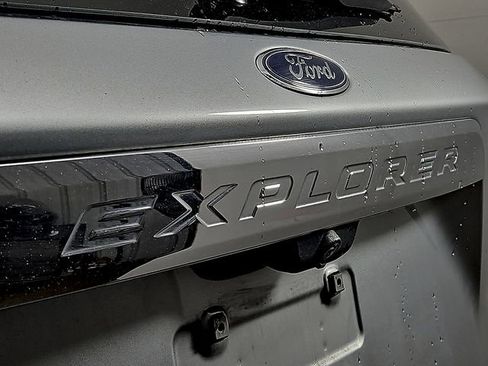 Used 2020 Ford Explorer XLT w/ Equipment Group 202A image 29
