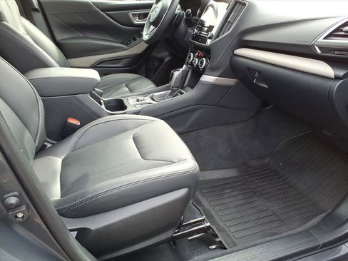 Used 2022 Subaru Forester Limited image 5