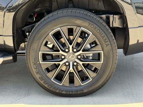 New 2026 Lexus GX 550 AWD/4WD image 15