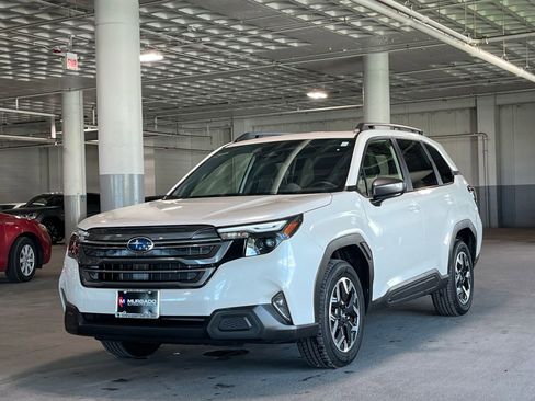 Used 2025 Subaru Forester Premium AWD/4WD image 4