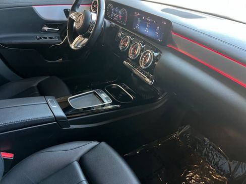 Used 2025 Mercedes-Benz CLA 250 image 16
