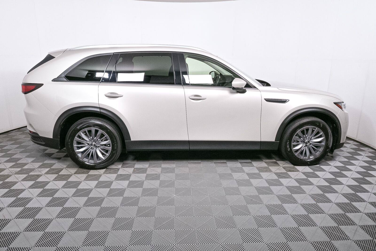 Used 2024 MAZDA CX-90 3.3 Turbo w/ Preferred Plus AWD/4WD image 2