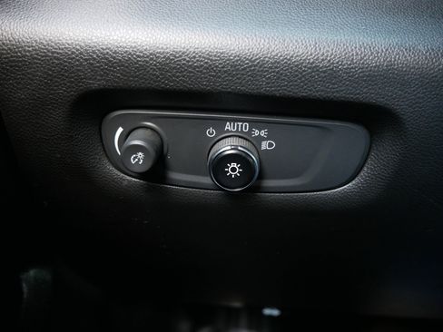 Used 2023 Chevrolet Traverse LT AWD/4WD image 26