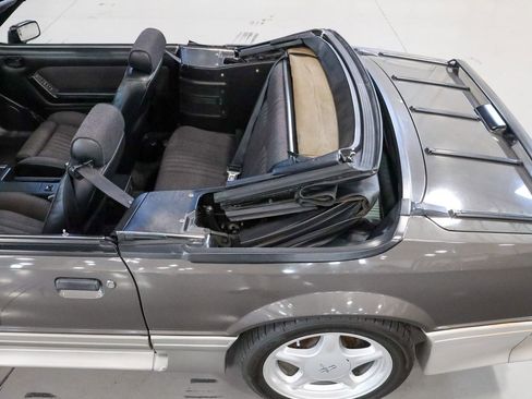Used 1990 Ford Mustang GT RWD image 22