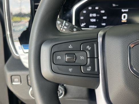 Used 2025 GMC Sierra 1500 SLT AWD/4WD image 15