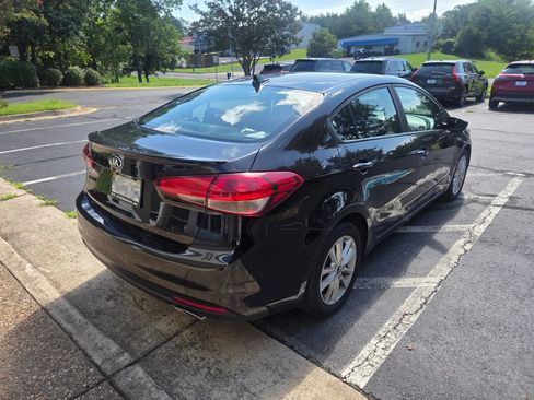 Used 2017 Kia Forte S FWD image 3