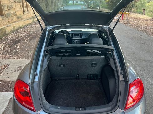 Used 2012 Volkswagen Beetle 2.5 image 18