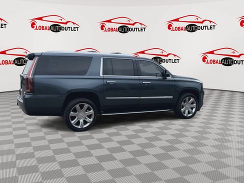 Used 2019 Cadillac Escalade ESV Luxury AWD/4WD image 8