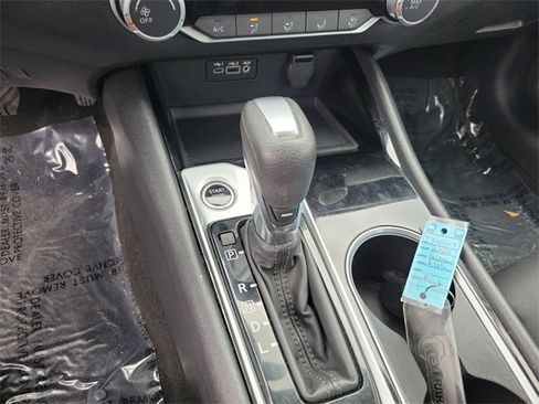 Used 2024 Nissan Altima 2.5 SV image 21