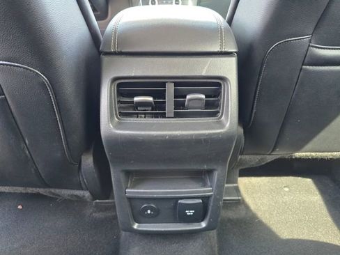 Used 2024 Ford Edge Titanium image 19