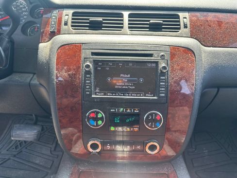 Used 2011 Chevrolet Tahoe LTZ AWD/4WD image 14