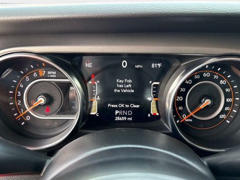 Certified 2022 Jeep Gladiator Sport AWD/4WD image 27