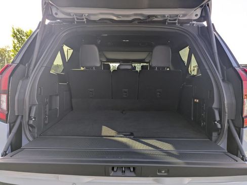 Used 2025 Ford Expedition Max Platinum w/ Stealth Performance Package AWD/4WD image 12