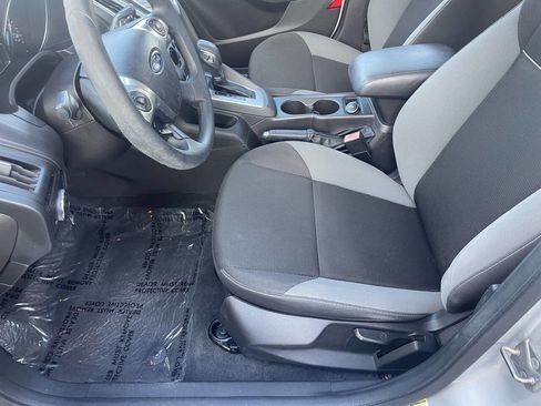 Used 2013 Ford Focus SE image 9
