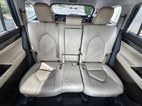 Used 2020 Toyota Highlander Limited AWD/4WD image 26