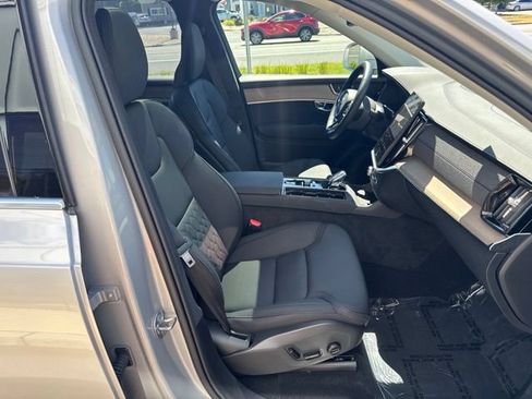 Certified 2025 Volvo XC90 B6 Plus AWD/4WD image 15