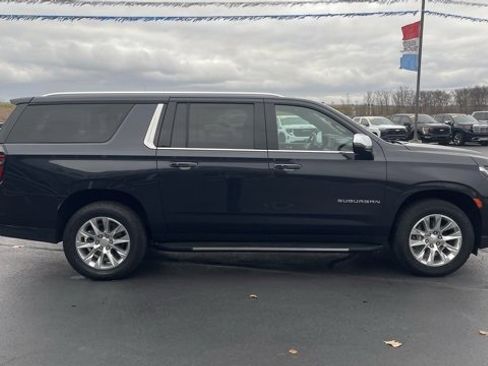 Used 2023 Chevrolet Suburban Premier image 8
