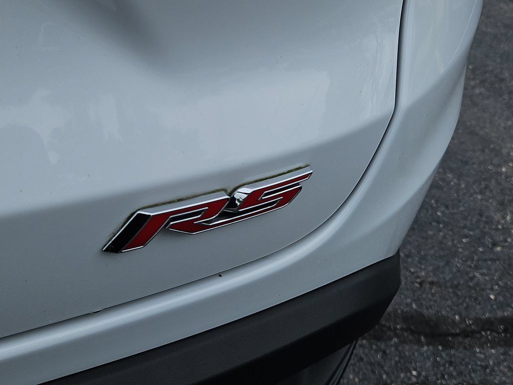 Used 2024 Chevrolet Trax RS FWD image 9