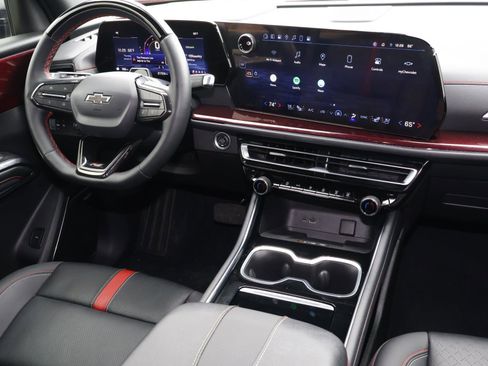 Used 2024 Chevrolet Traverse RS image 10