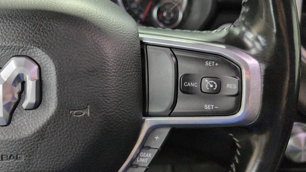 Used 2022 RAM 1500 Laramie AWD/4WD image 12