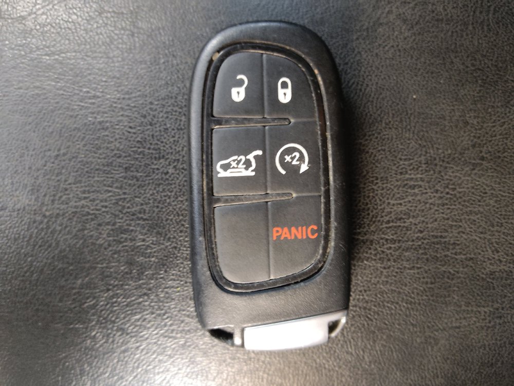 Used 2019 Jeep Cherokee Limited FWD image 32