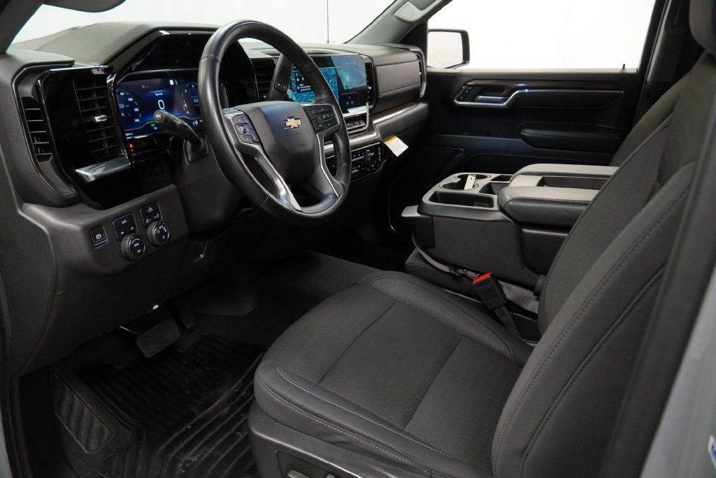 Certified 2024 Chevrolet Silverado 1500 LT AWD/4WD image 16