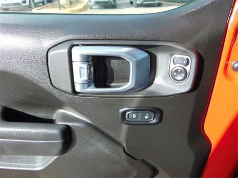 Used 2024 Jeep Wrangler Rubicon w/ Convenience Group image 20